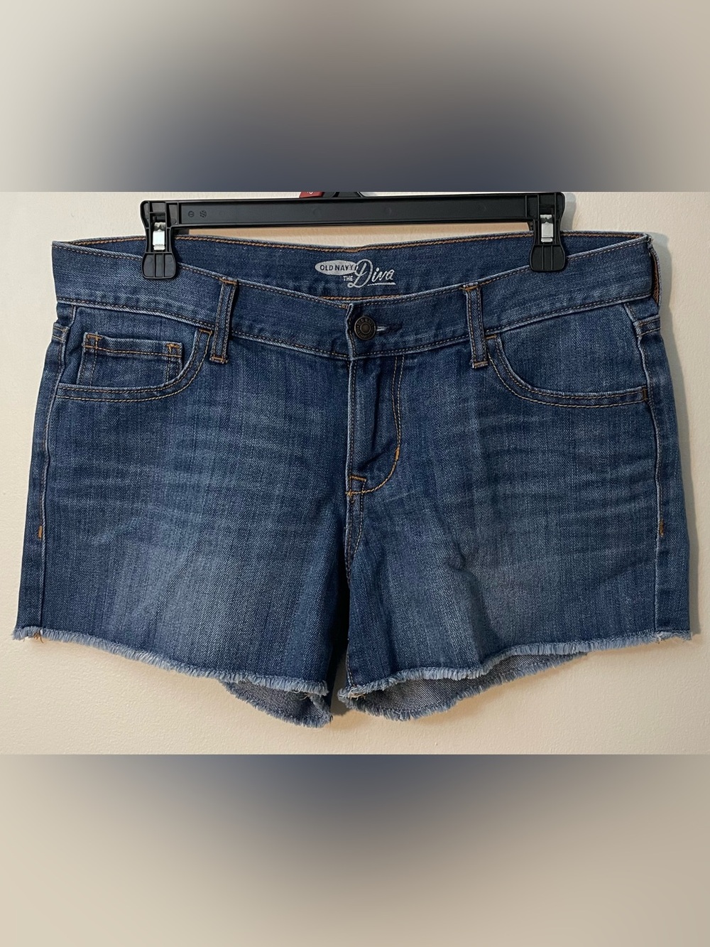 Old Navy Women’s The Diva Mid Rise Denim Shorts, Cut Off Frayed Hem, Medium Wash